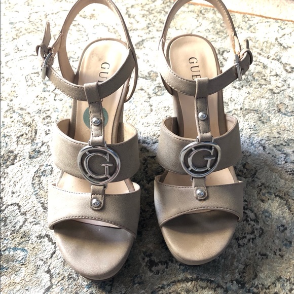 Women’s guess wedges size 7, new worn once - Picture 3 of 6